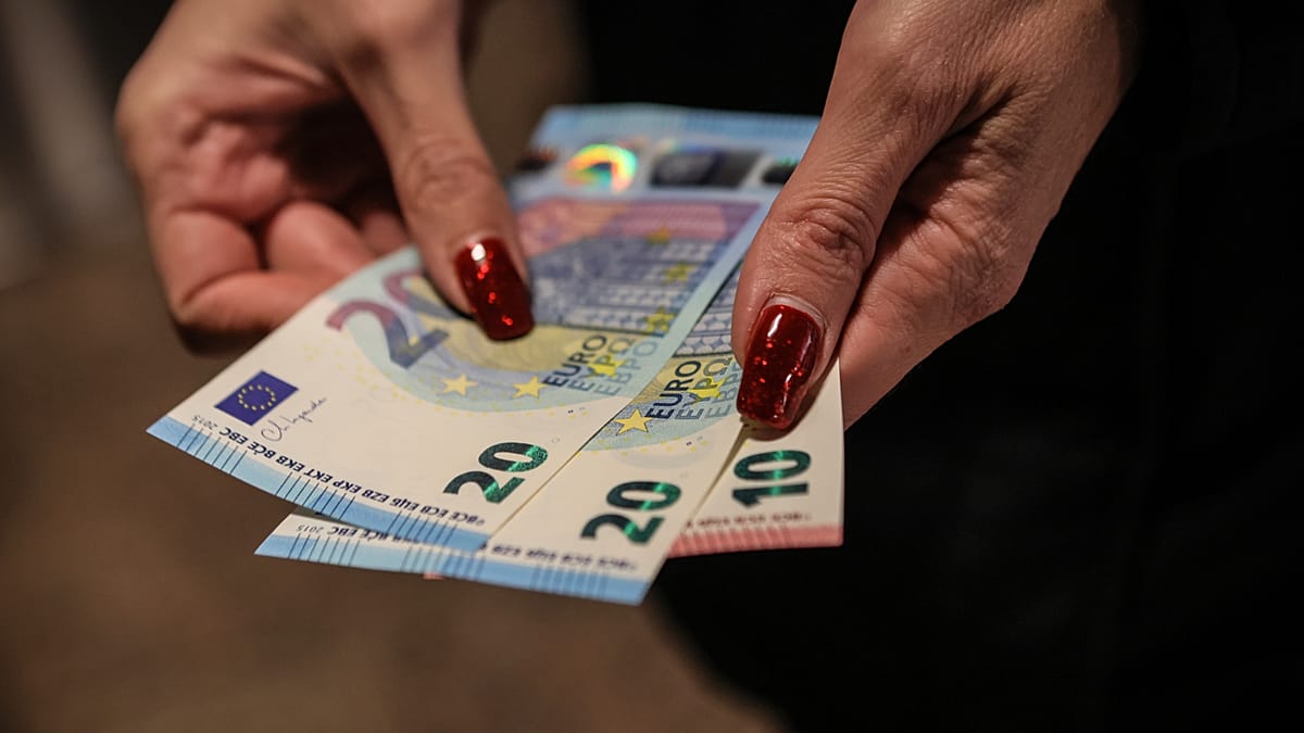 Europe's Take-Home Pay Gap: From €12,967 in Hungary to €54,260 in Luxembourg