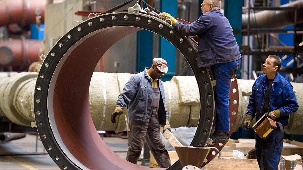 Europe's Working Week Divide: From 31.9 Hours in the Netherlands to 42.4 in Turkey