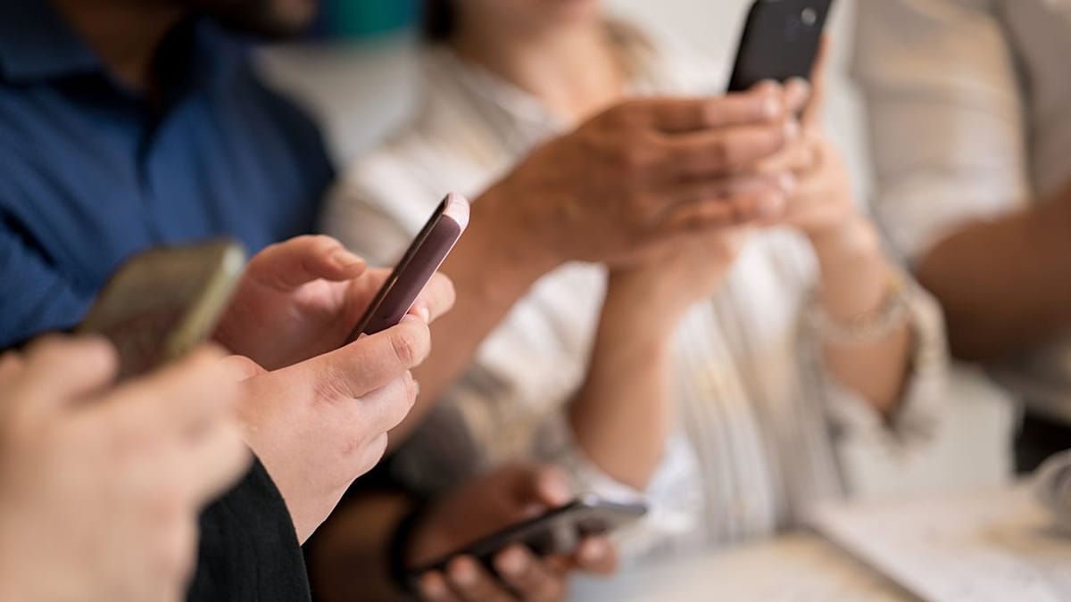 European Youth Activists Challenge Blanket Social Media Bans, Urge Smarter Regulation