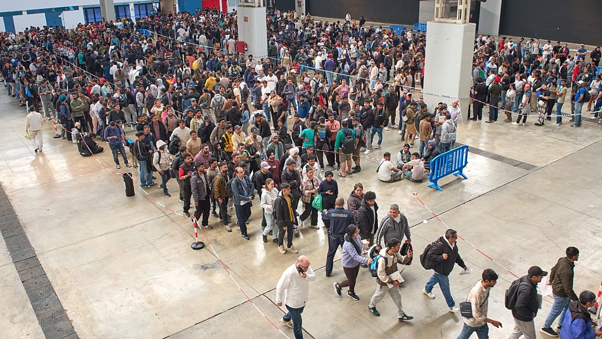 Fact Check: Can Spain's Regularised Migrants Move to Other EU Countries?