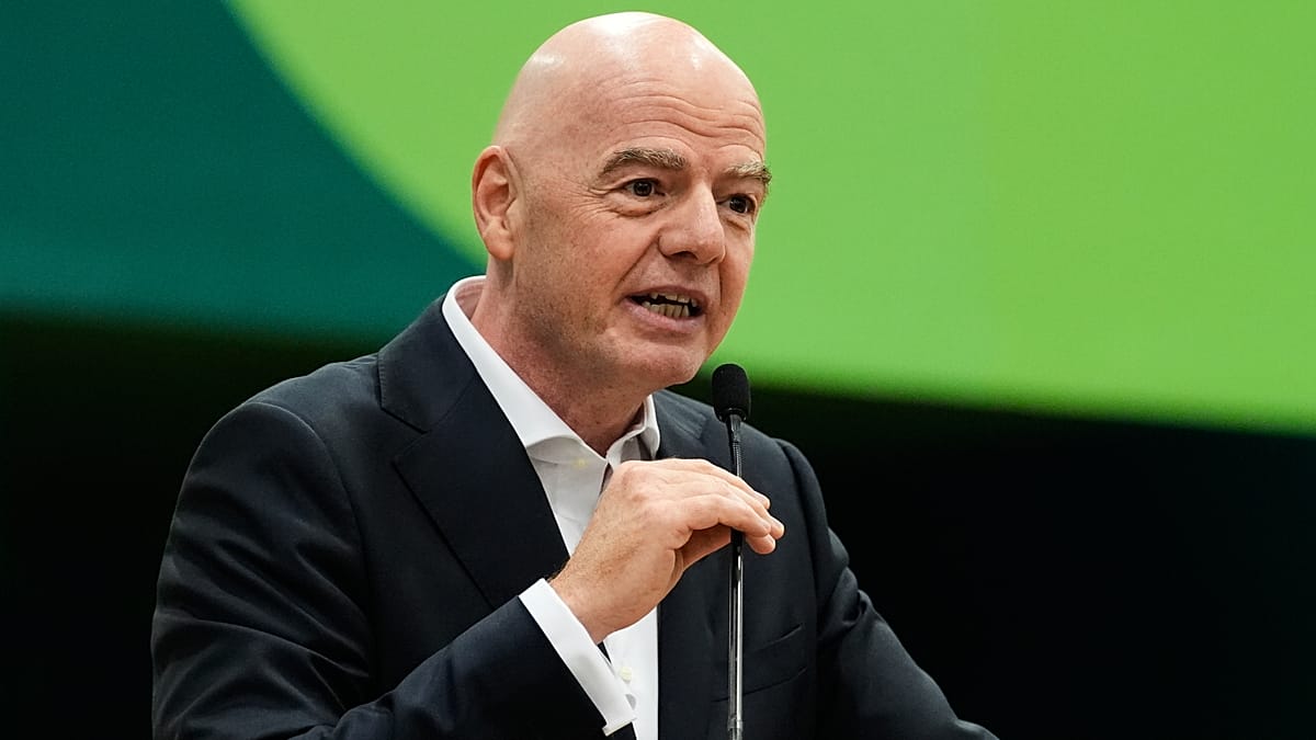 FIFA backs Infantino amid claims of UEFA payoff to alleged lover