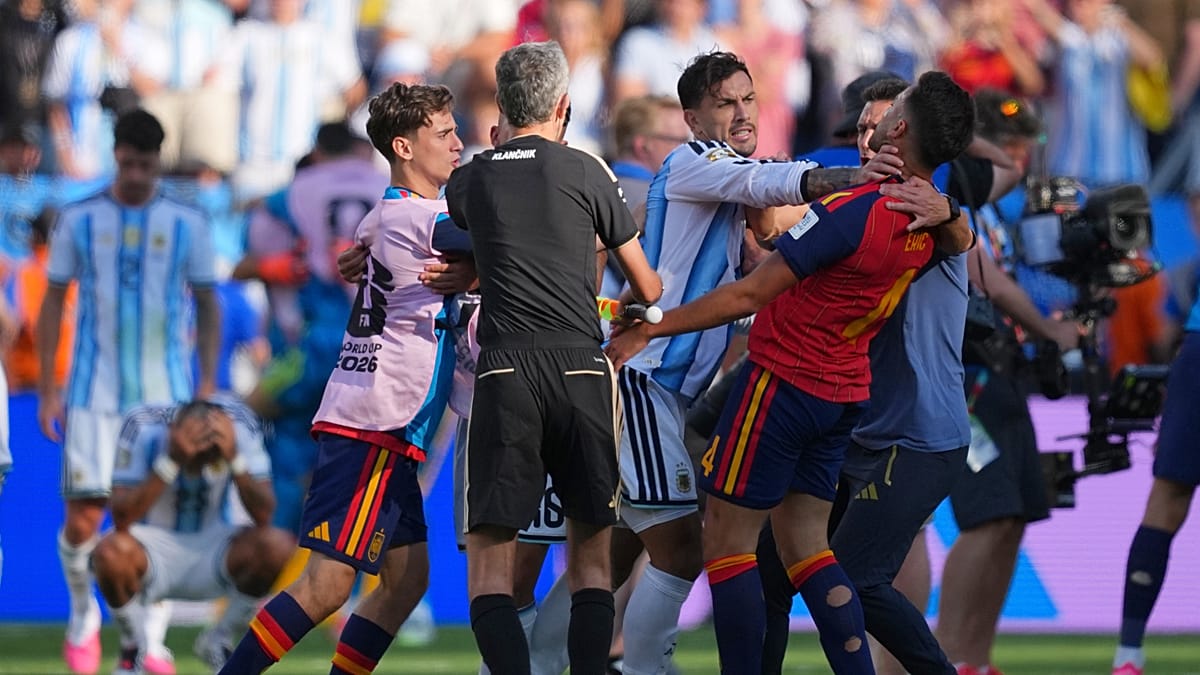 FIFA charges Argentina players over World Cup final brawl and Malvinas banner