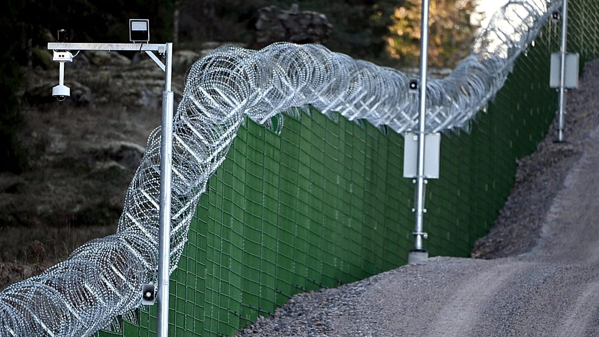 Finland completes 200km border fence with Russia amid hybrid threat fears