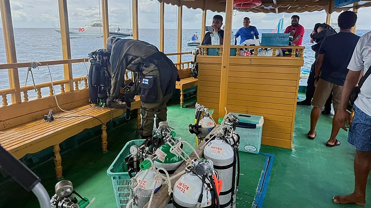 Finnish Divers Recover Two Bodies of Italian Cave Divers in Maldives