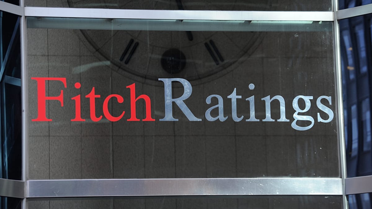 Fitch sees Hungary on track for euro adoption by 2030