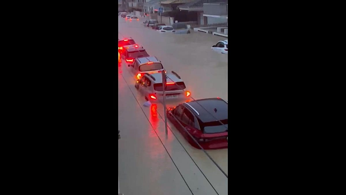 Flash floods in eastern Spain kill two and strand thousands