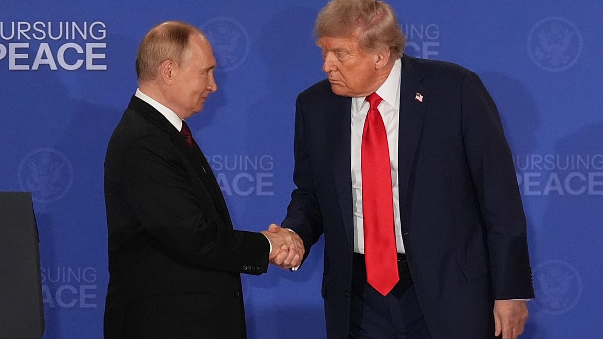 Former US general: Trump is siding with Russia against Ukraine