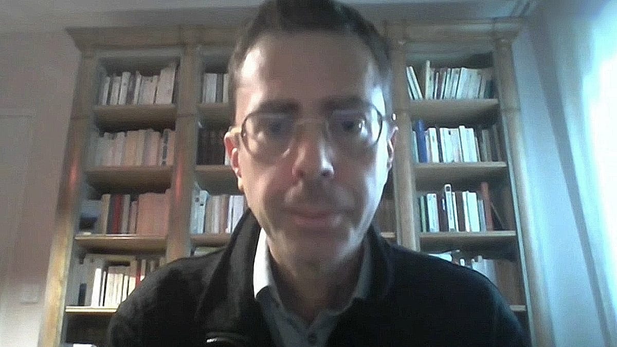 France's core problem is its failure to reduce public debt, economist argues