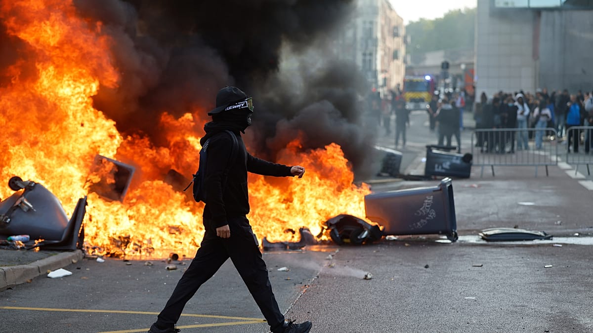 France's debt spiral: how a political impasse is shaking European markets