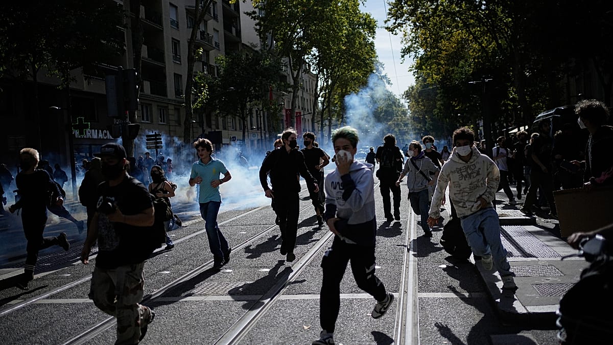 France's student revolt: from classroom shortages to street clashes
