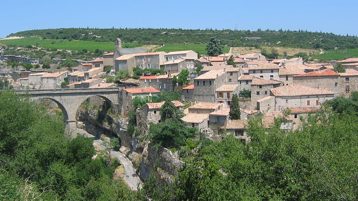 France's Troglodyte Village of Trôo Offers Natural Cooling as Heatwaves Intensify