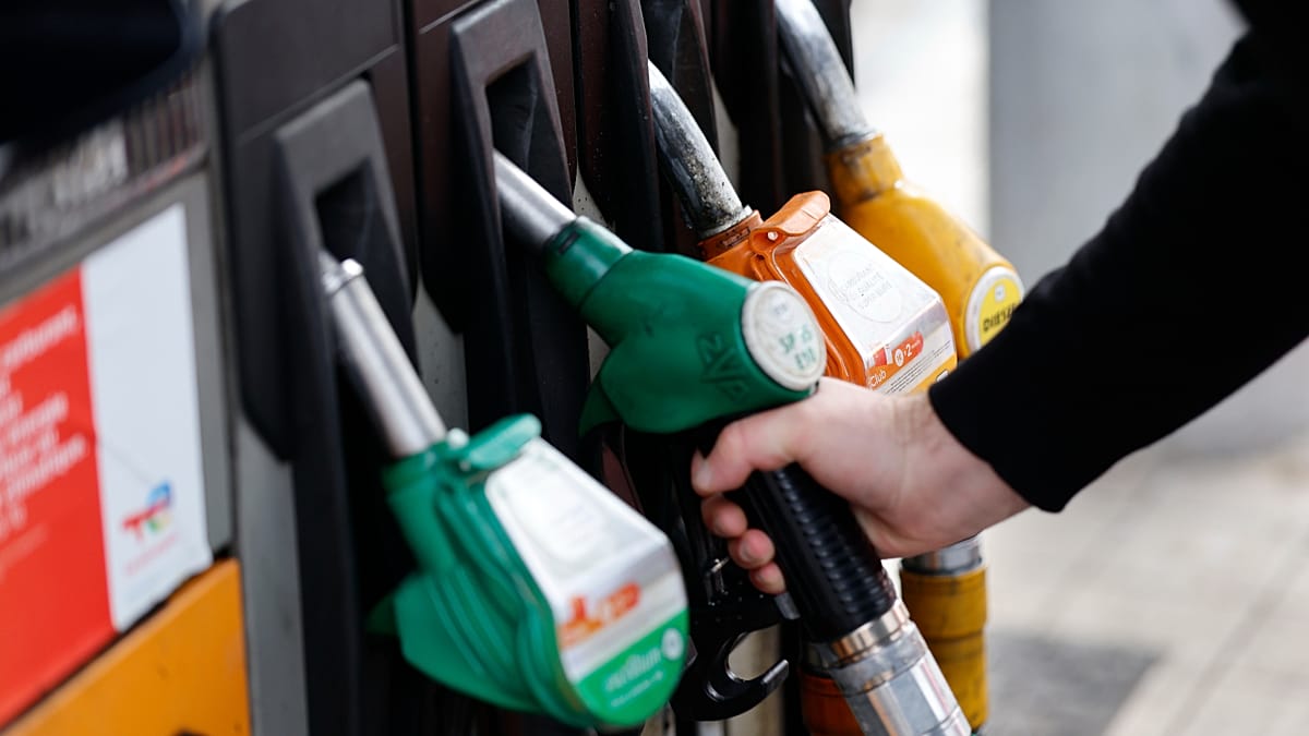 France taps strategic diesel reserves to cut pump prices by €10 per tank