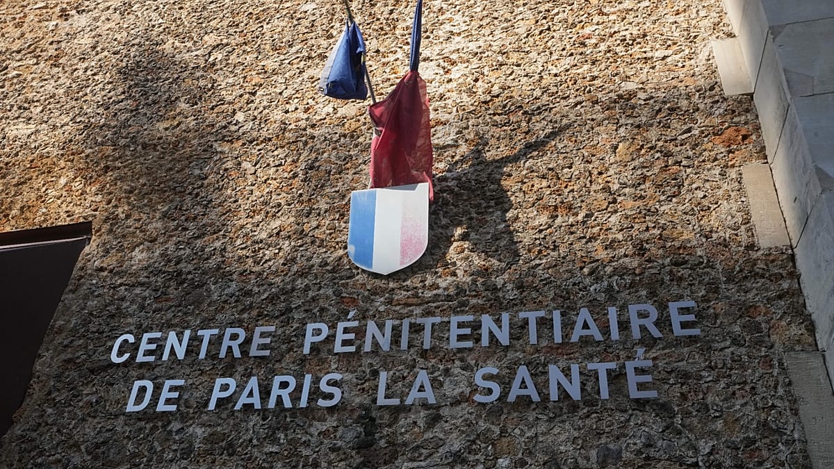 French Prison Guards Strike as Overcrowding Crisis Nears 90,000 Inmates