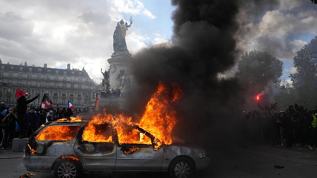 French Senate votes to make protesters pay up to €10,000 for damage
