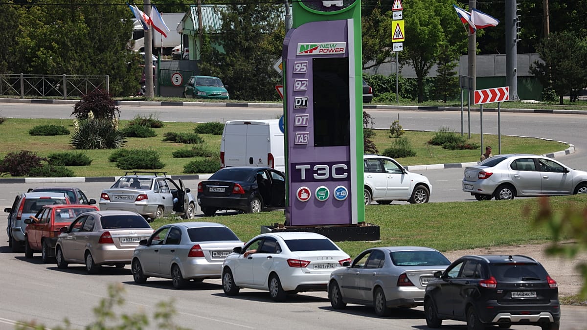 Fuel Crisis Deepens in Russian-Occupied Crimea as Petrol Sales Halt