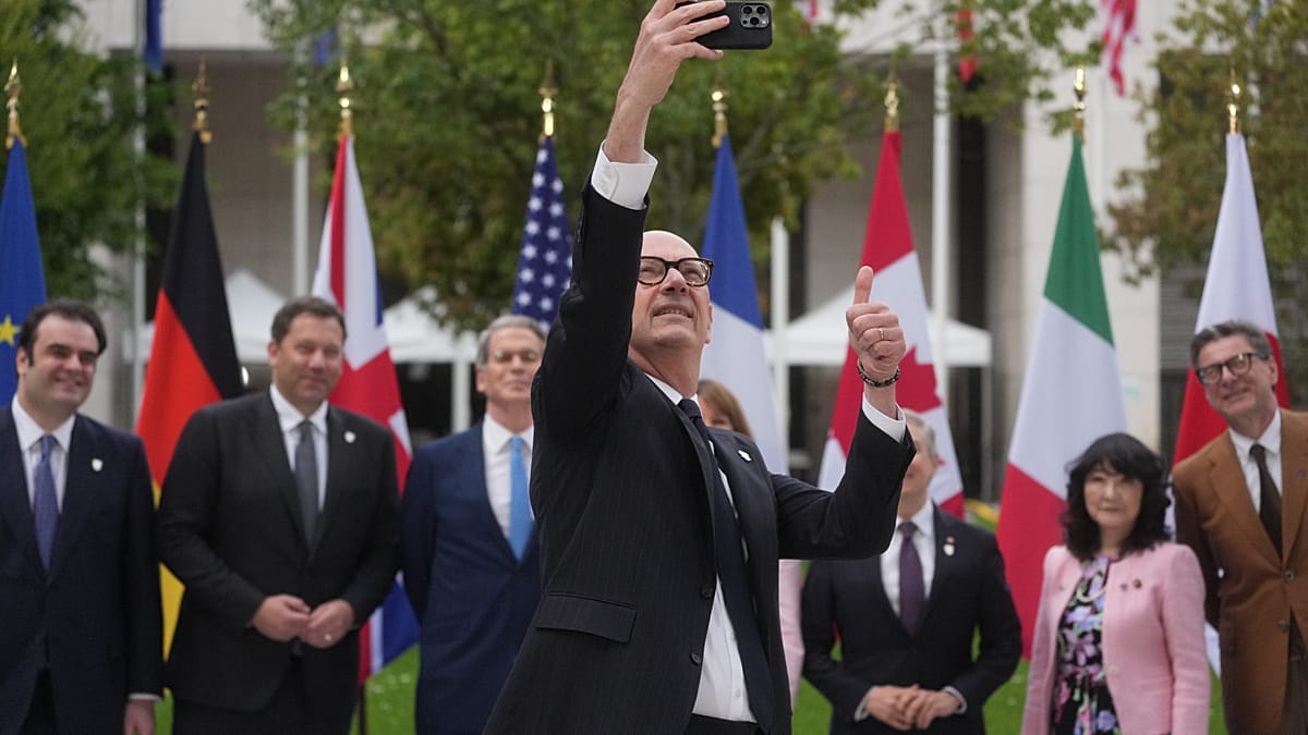 G7 Finance Ministers Convene in Paris Amid Iran Tensions and US Tariff Fears