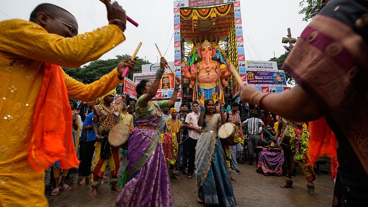 Ganesh Chaturthi draws crowds to Mumbai and Hyderabad