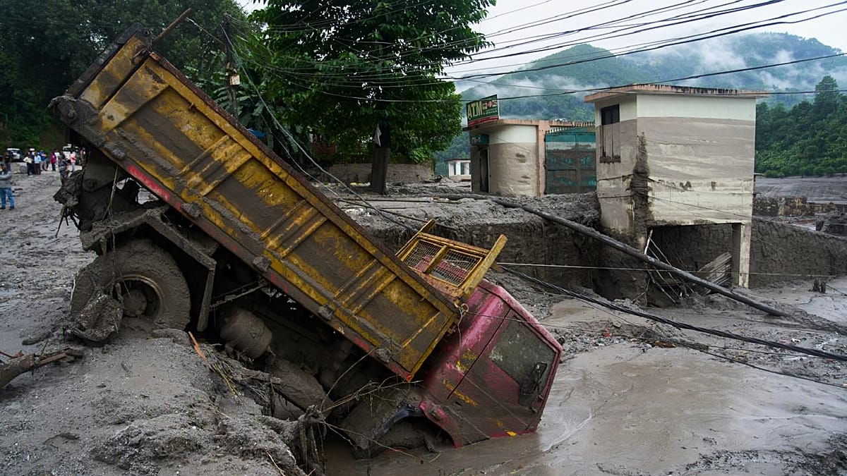 Glacier collapse likely triggered Nepal-Tibet flood, scientists say