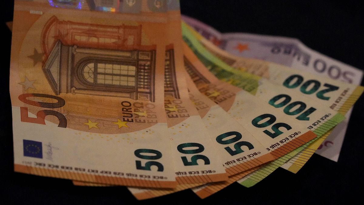 Greece Caps Consumer Loan Repayments to Curb Abusive Banking Practices