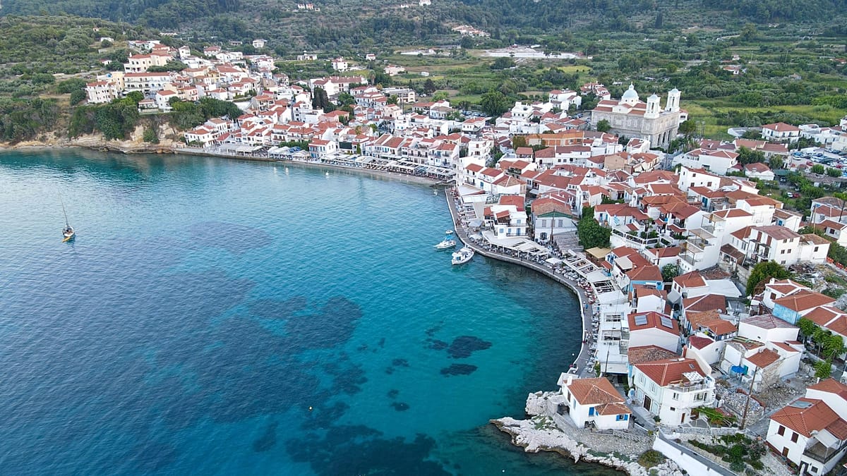 Greece's door visa opens Aegean islands to Turkish tourists