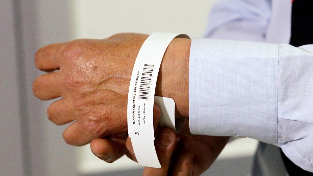 Greece Slashes ER Wait Times with QR-Coded Wristbands