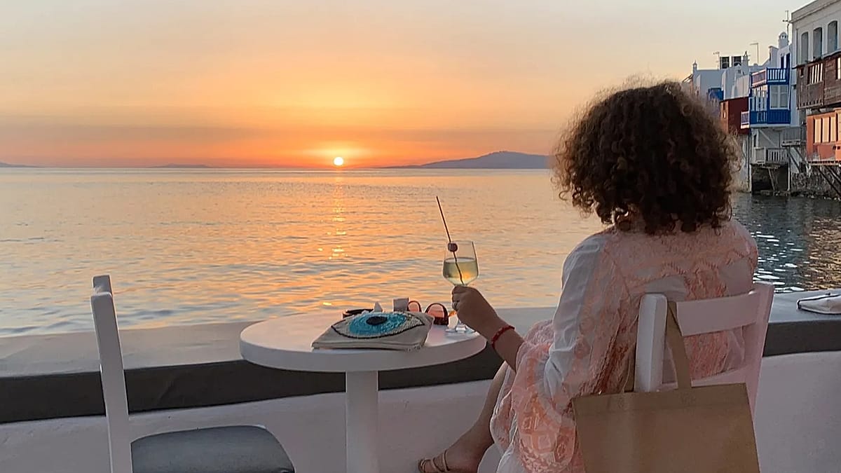 Greek tourism growth driven by foreign visitors as domestic demand dips