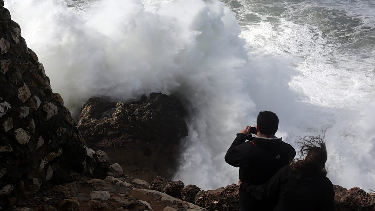 Greenpeace: rising seas and coastal sprawl threaten Portugal's beaches