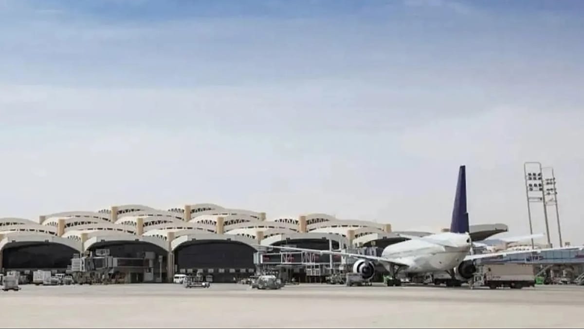 Gulf states urged to unify defence after deadly Riyadh airport strikes