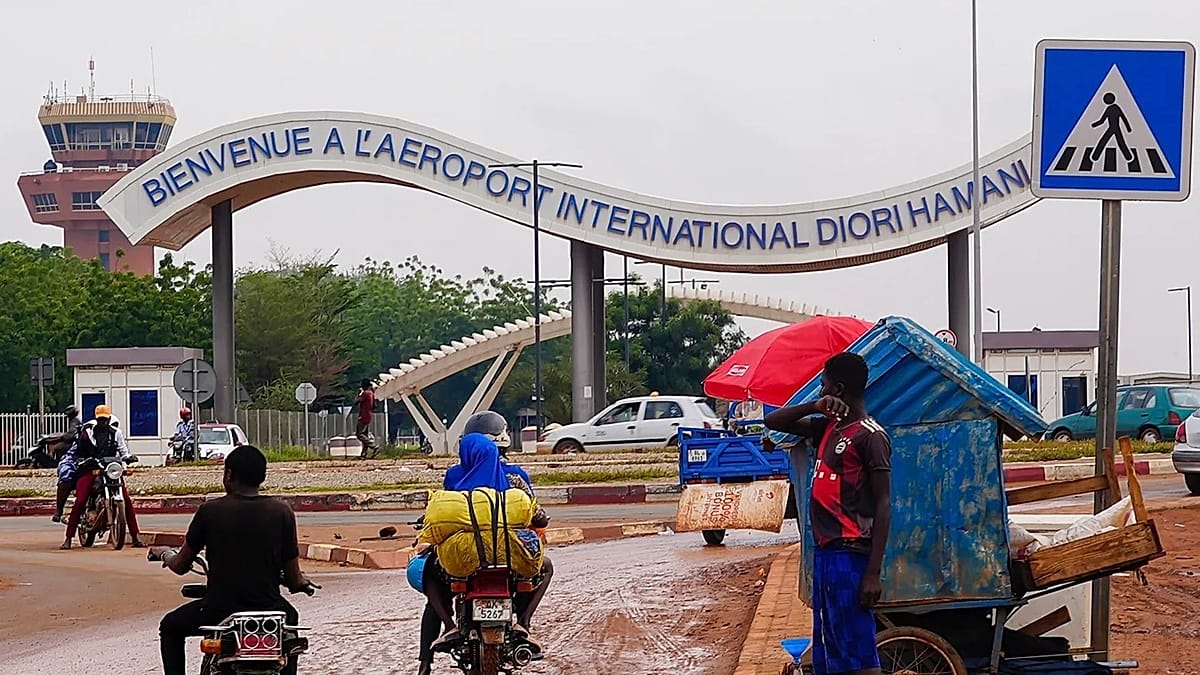 Gunfire erupts in Niamey as presidential palace comes under attack