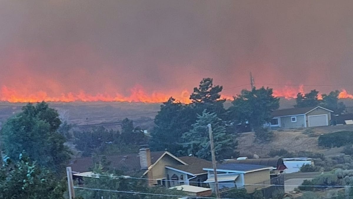 Hawk Fire forces mass evacuations near Reno as winds drive blaze
