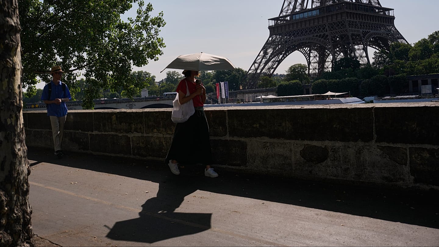 Heatwave Forces Eiffel Tower Closure and Disrupts Tourist Sites Across Europe