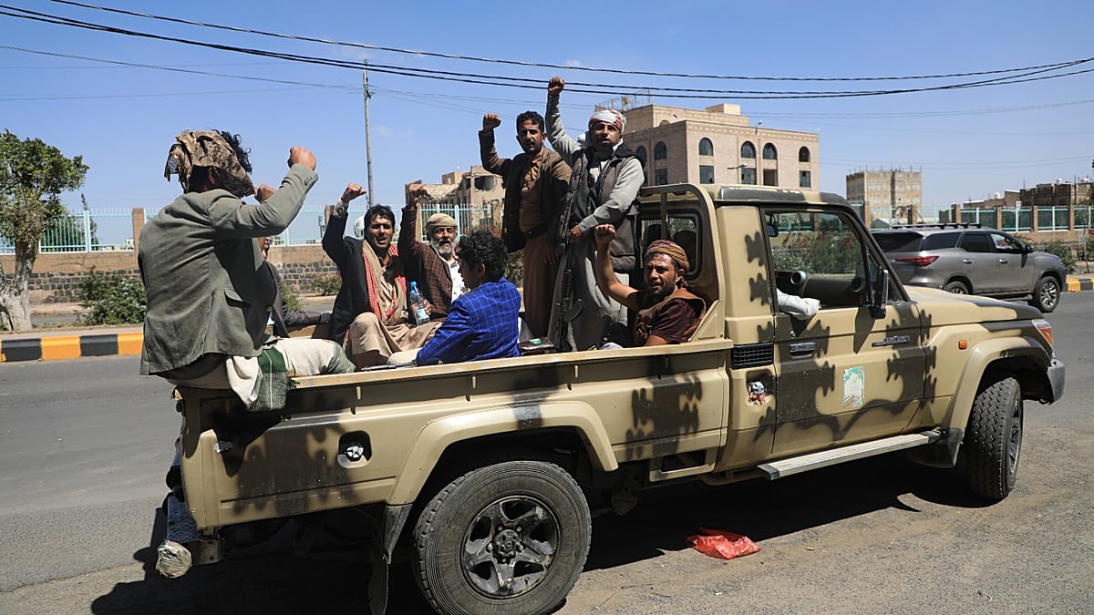 Houthis claim missile attack on Riyadh airport as blasts hit Saudi capital
