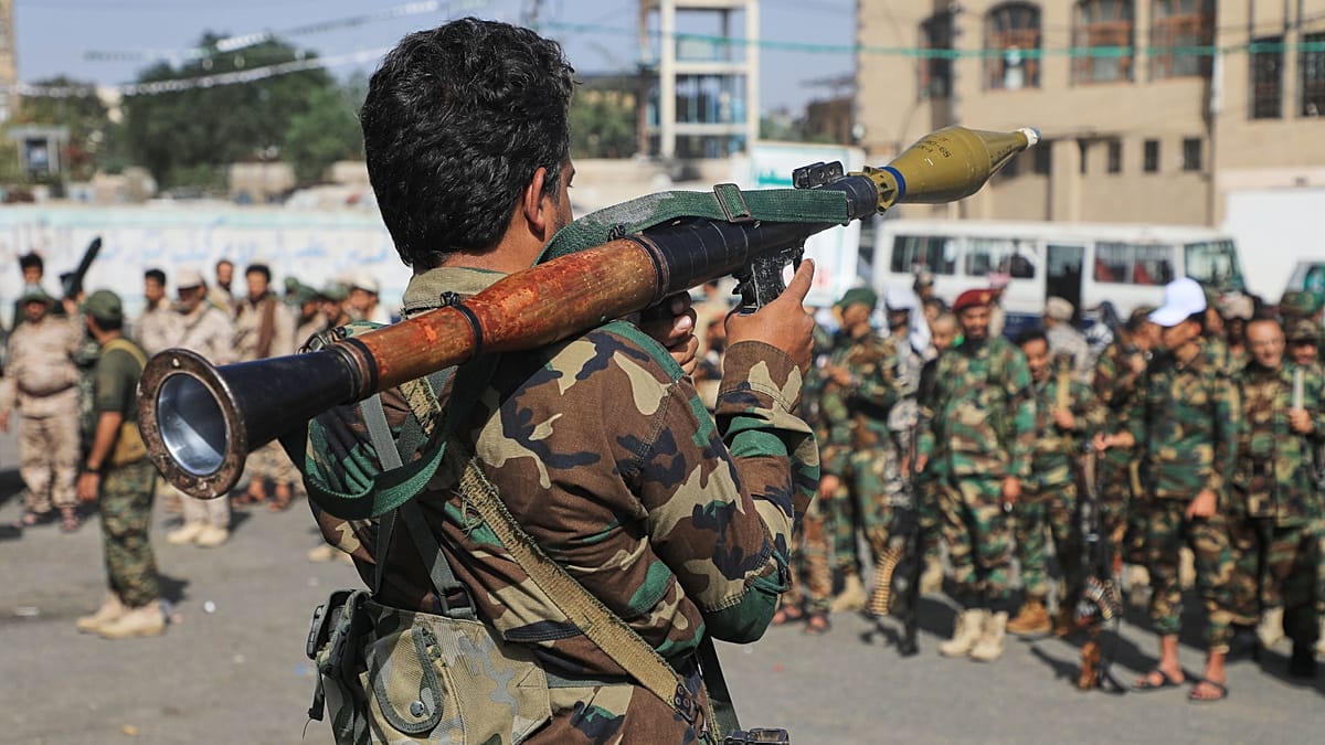 Houthis seize Yemeni port of Mokha, advance toward Bab el-Mandeb
