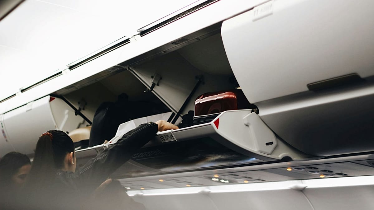 IATA Urges Airlines to Consider Locking Overhead Bins to Speed Evacuations