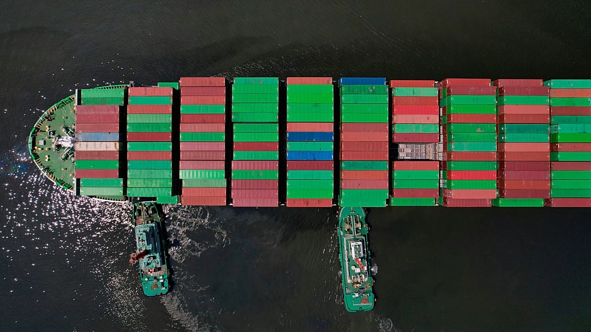 Iran Conflict Disrupts Bunker Fuel Supply, Threatening Global Shipping Costs