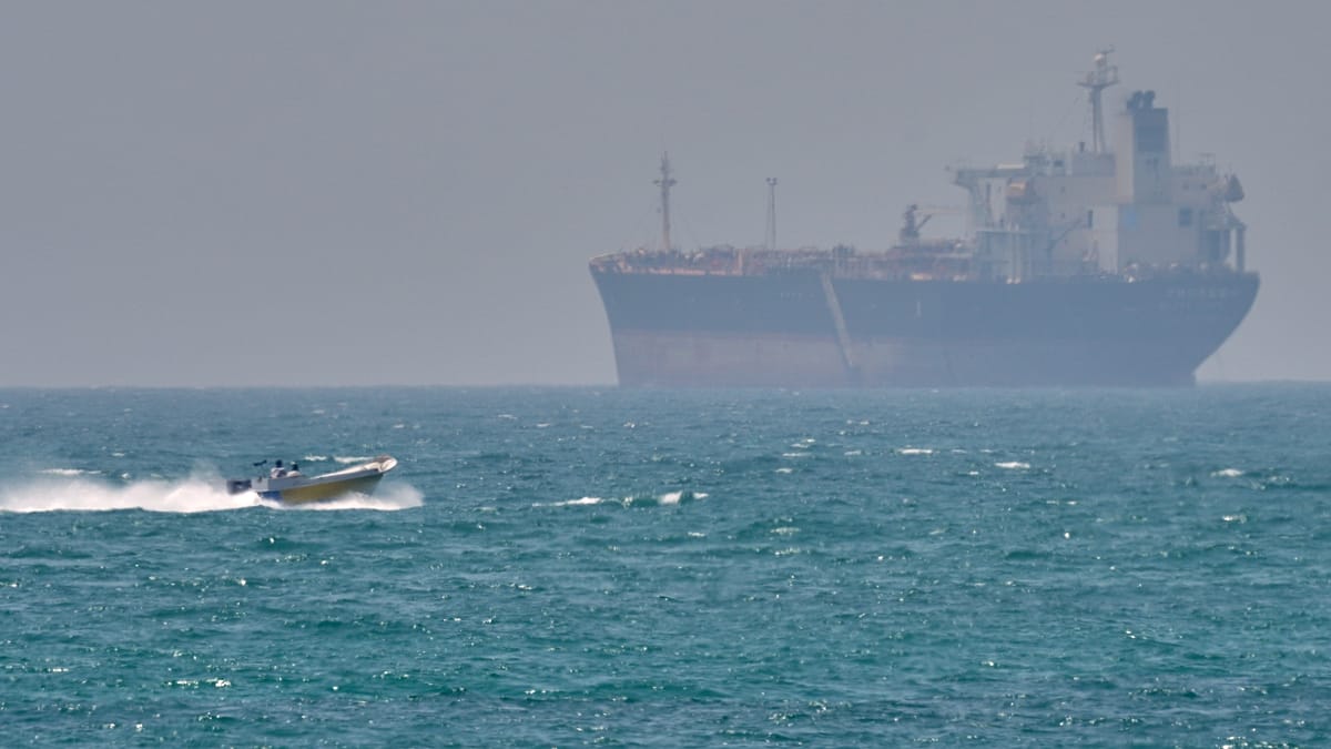Iran Offers to Reopen Strait of Hormuz if US Lifts Blockade, Reports Say