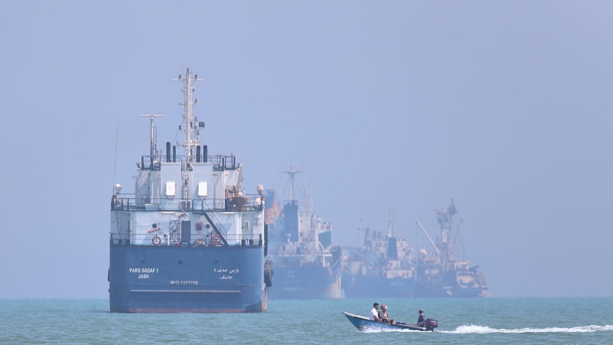 Iran Recloses Strait of Hormuz, Citing Israeli Strikes on Lebanon