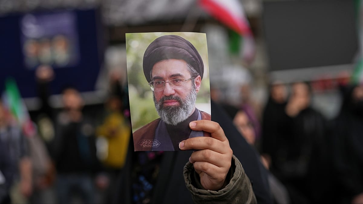 Iran's President Confirms Meeting with Ayatollah Mojtaba Khamenei Amid Health Rumours