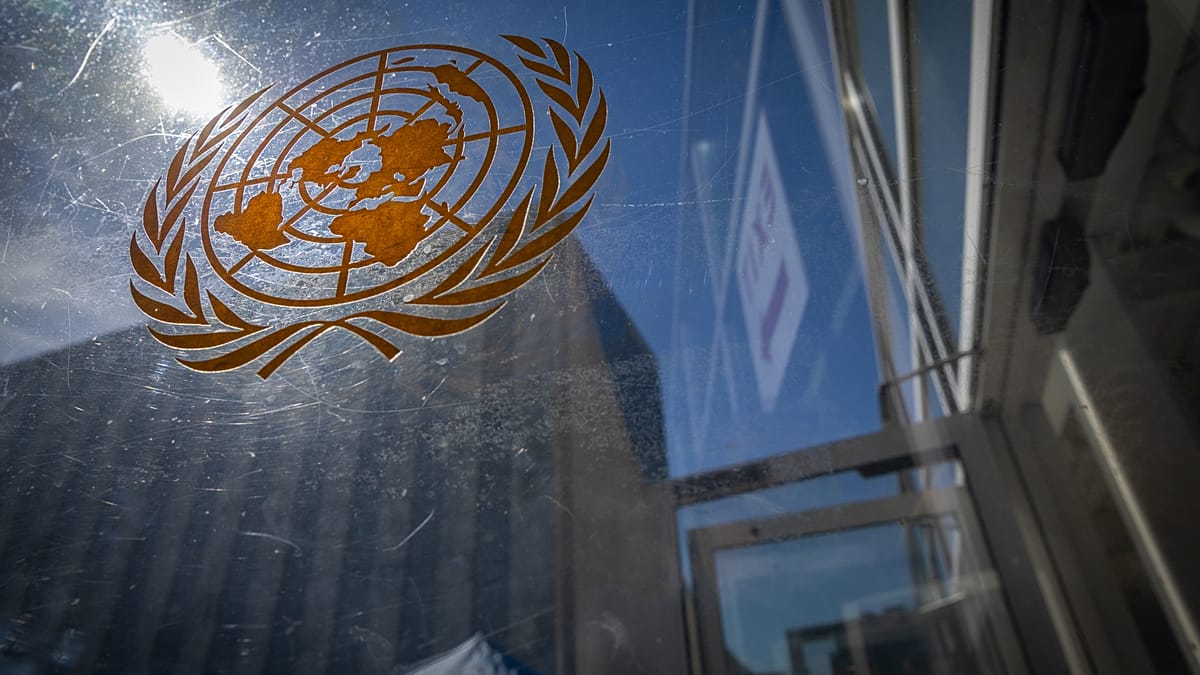Iran sends mixed signals on Hormuz deal as US leaves door open at UN