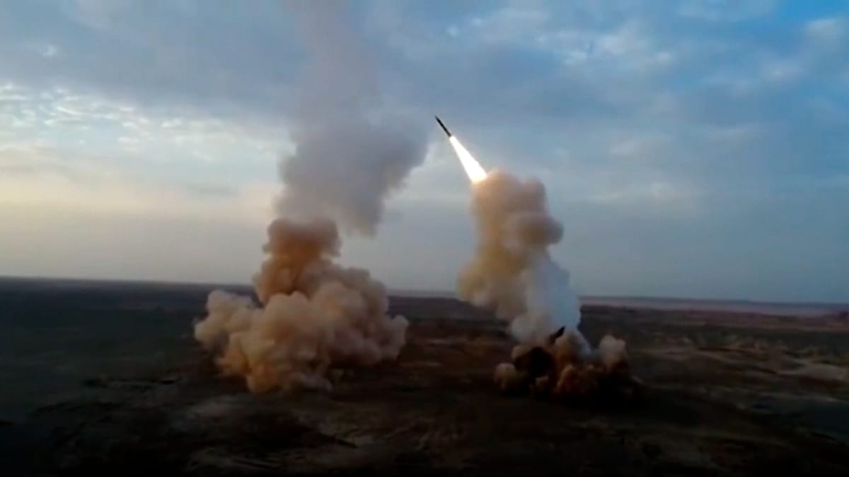 Iran Strikes US Allies in Gulf as Trump Threatens Power Plants and Blockade Intensifies
