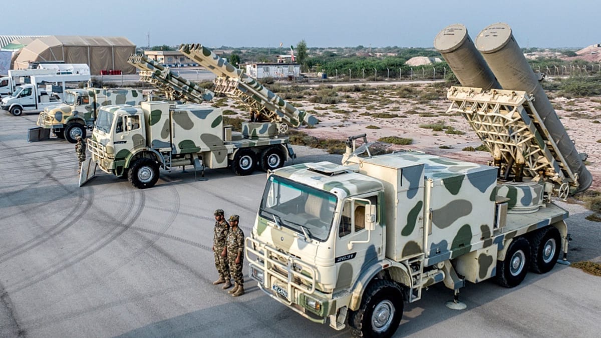 Iran Threatens Regional Infrastructure Destruction if US Strikes Its Sites