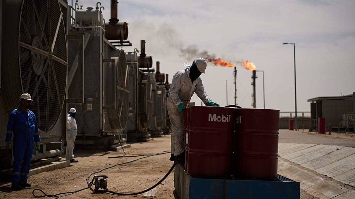 Iraq Discovers 8.8 Billion Barrel Oil Field Near Saudi Border Amid Hormuz Crisis