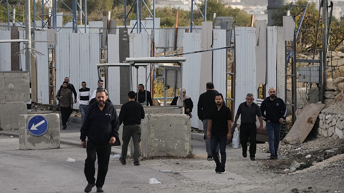 Israel displaces hundreds of Palestinian families in Hebron after soldier killings