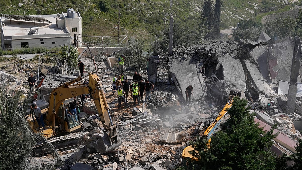 Israeli Strikes Kill 39 in Lebanon as Ceasefire with Hezbollah Unravels