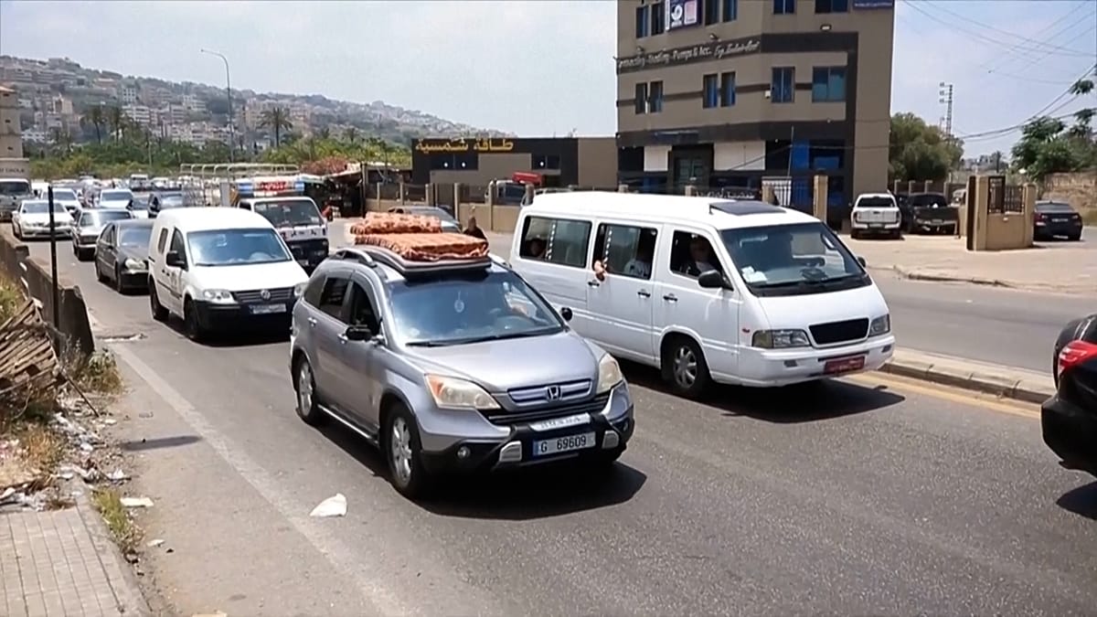 Israeli Warnings Spark Mass Evacuation of Tyre, Thousands Flee North