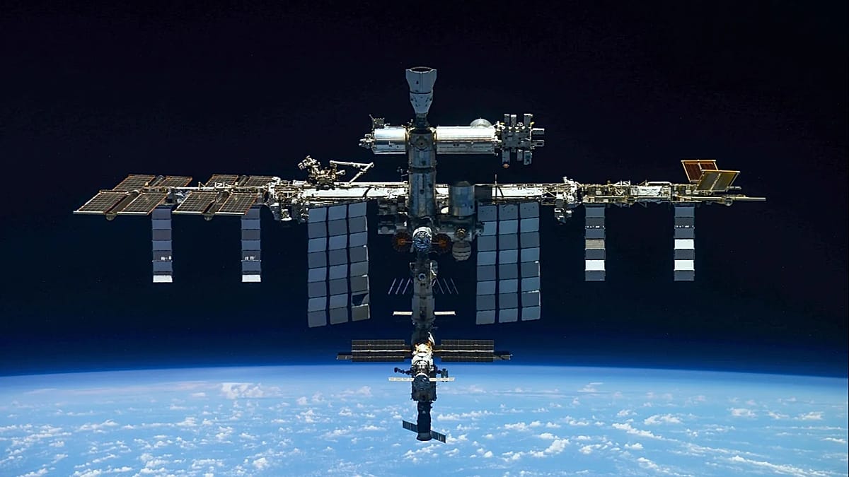 ISS Crew Takes Shelter in SpaceX Capsule as Russian Module Leak Worsens