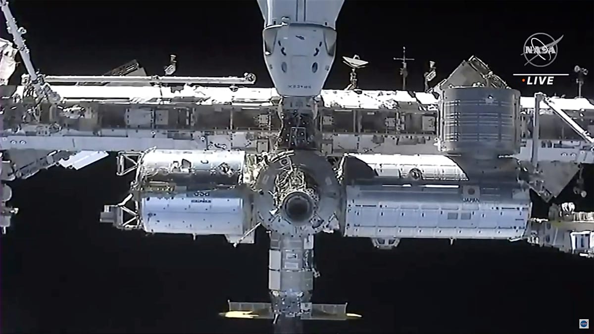 ISS Crew Takes Shelter in SpaceX Capsule as Russian Module Leak Worsens