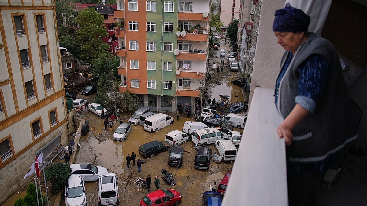 Istanbul flood death toll reaches eight as recovery efforts continue