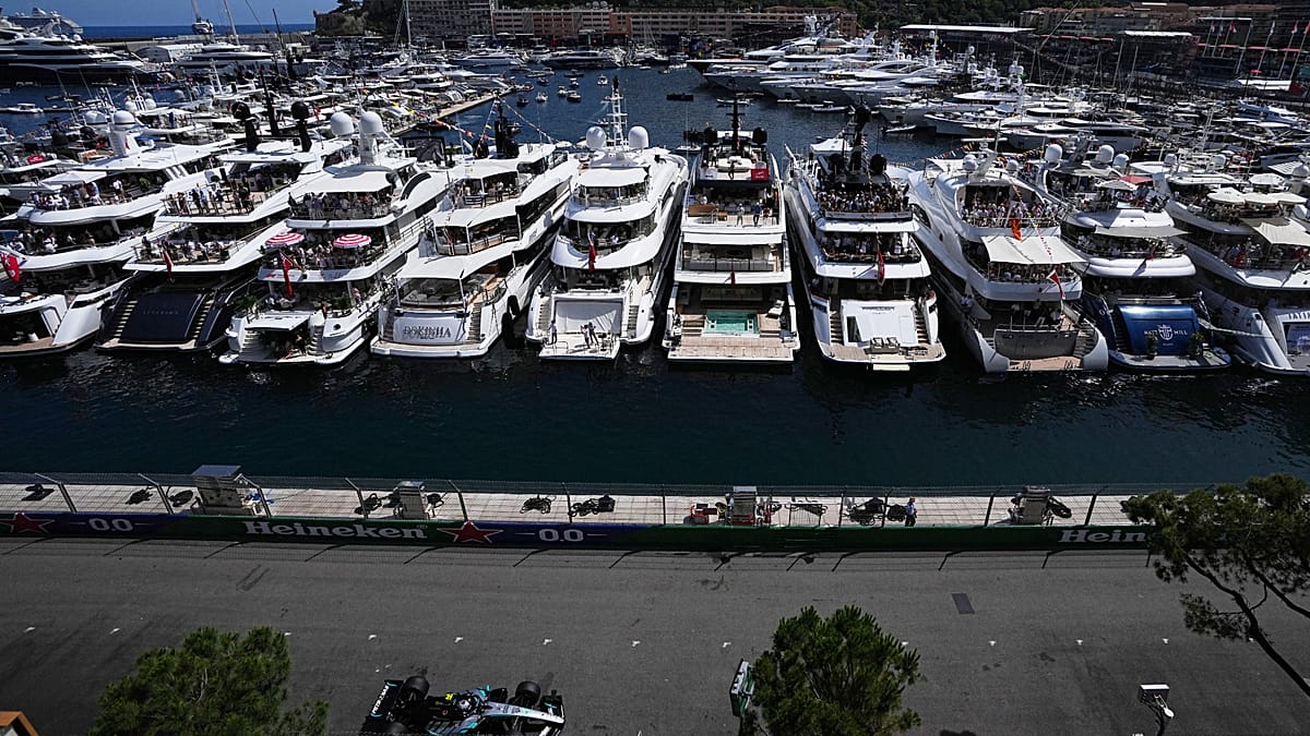 Italy, Greece, Switzerland Lure Millionaires as UK, Germany, France Lose Ground