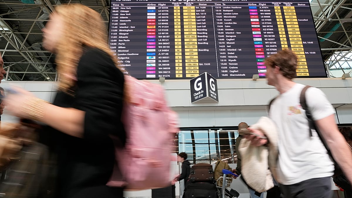 Italy's air traffic control failure grounds flights at Rome's Fiumicino